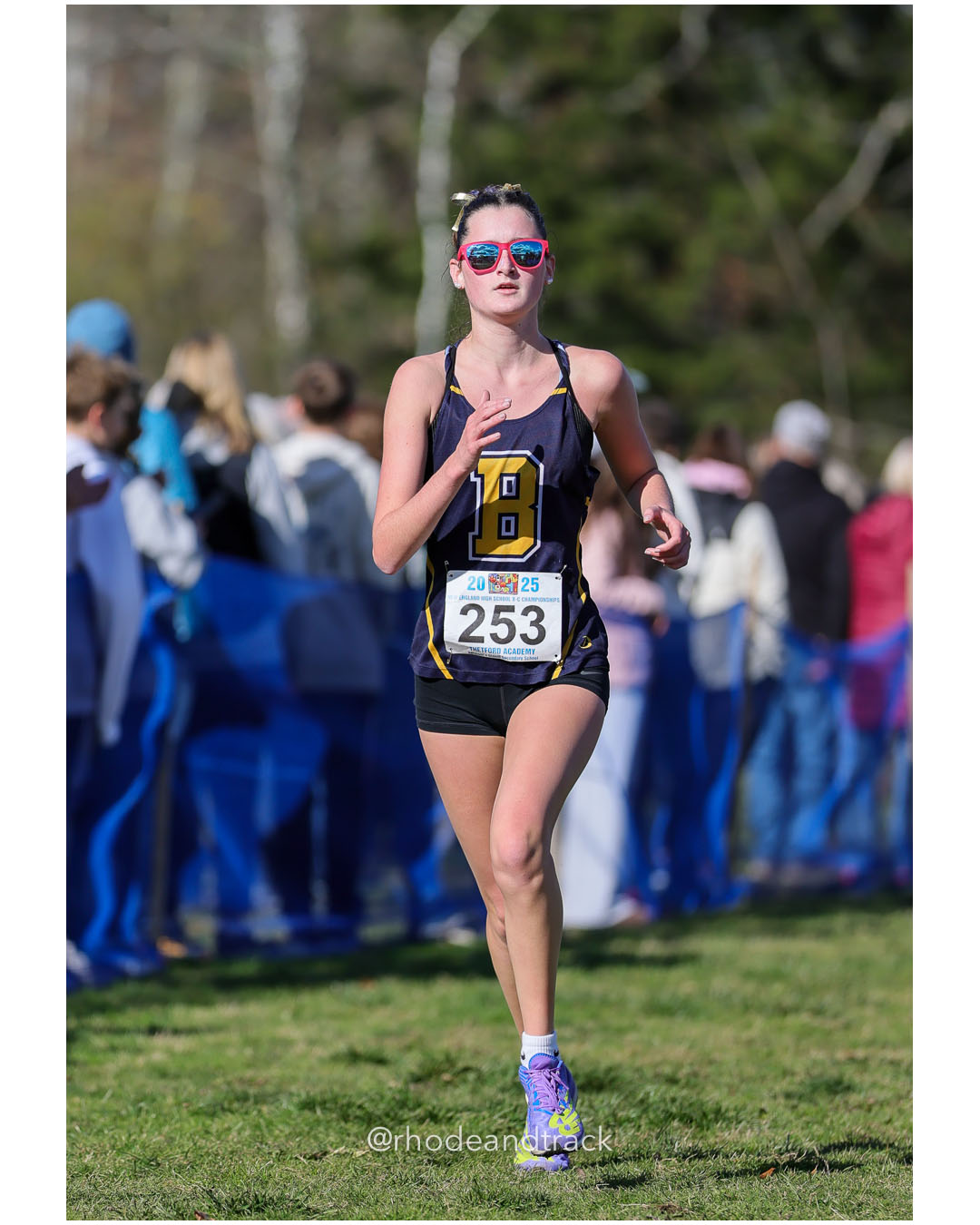 Estelle Mentzer, Barrington High School, P237, 24:25.43 - New England Cross Country State Championship - Thetford Vt - November 8, 2025 File: ./dir-1-Girls-Championship/251108-2025-New England-Cross-Country-Championships-Thetford-VT-407-296A6881.jpg Estelle Mentzer, Barrington High School, P237, 24:25.43 - New England Cross Country State Championship - Thetford Vt - November 8, 2025 – 2…